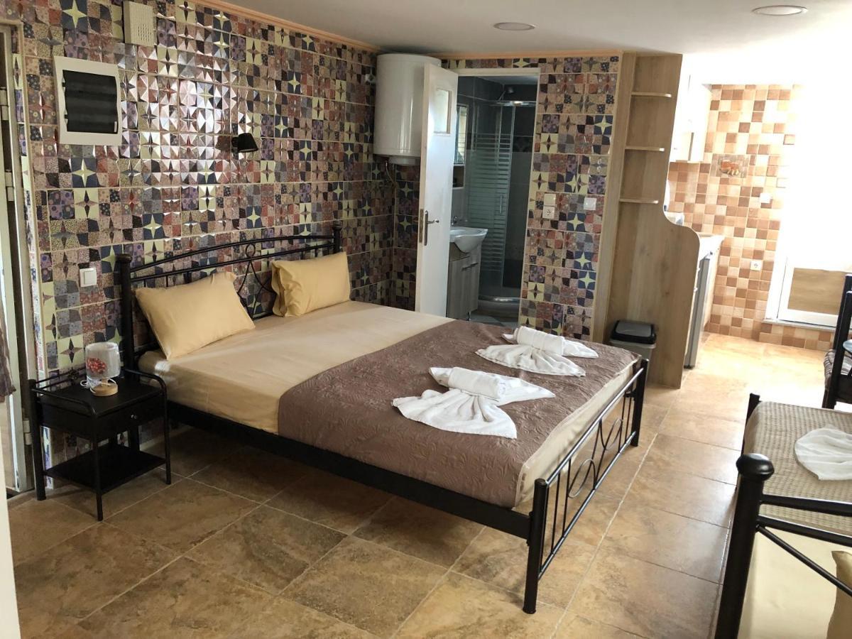 Nikolakakis Rooms Lavrio Dış mekan fotoğraf