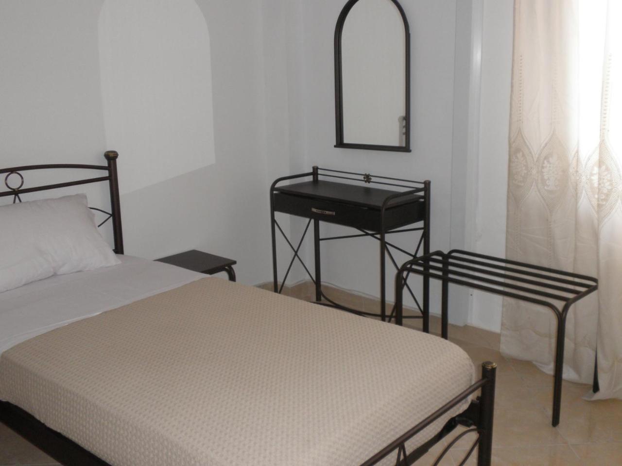 Nikolakakis Rooms Lavrio Dış mekan fotoğraf
